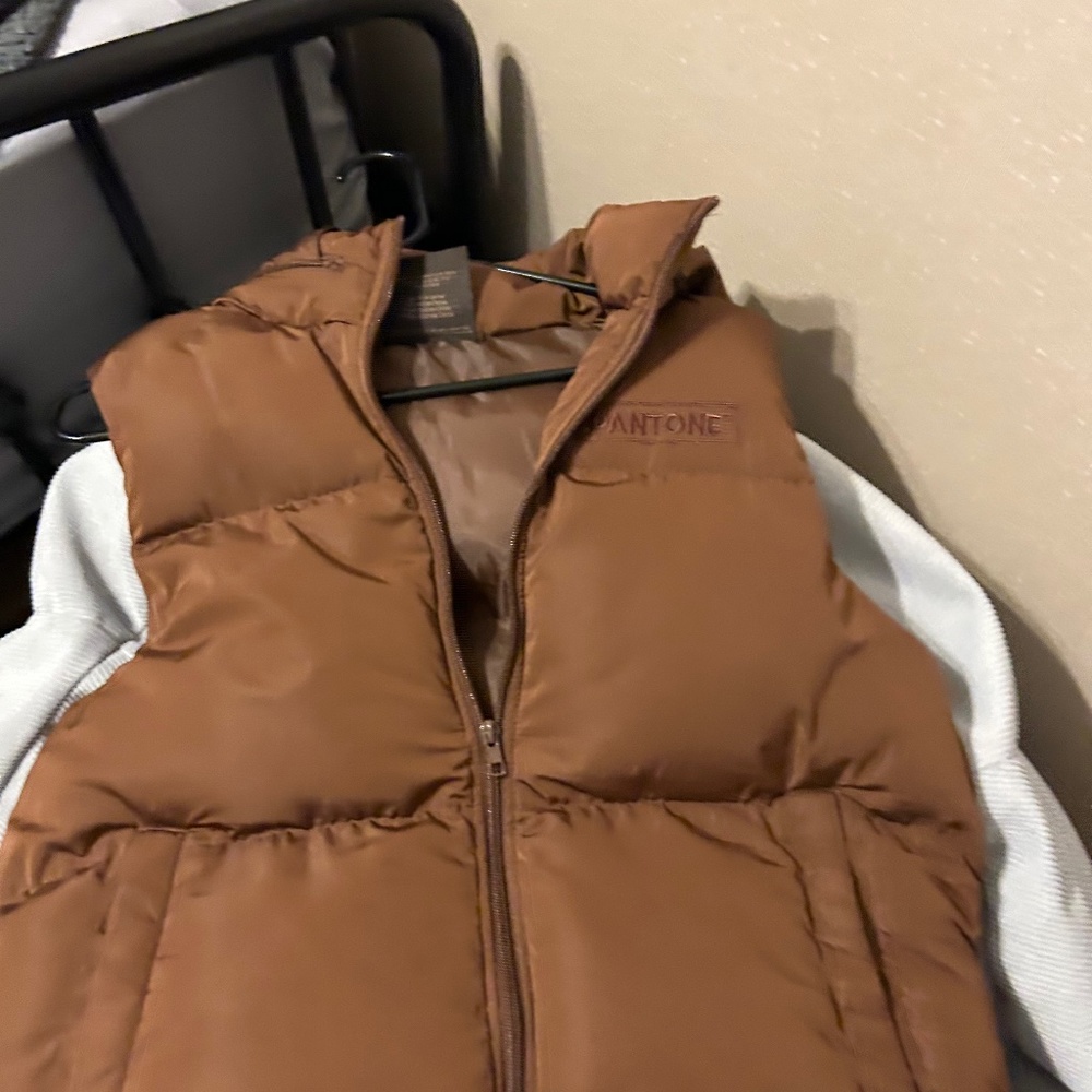 Pantone puffer vest